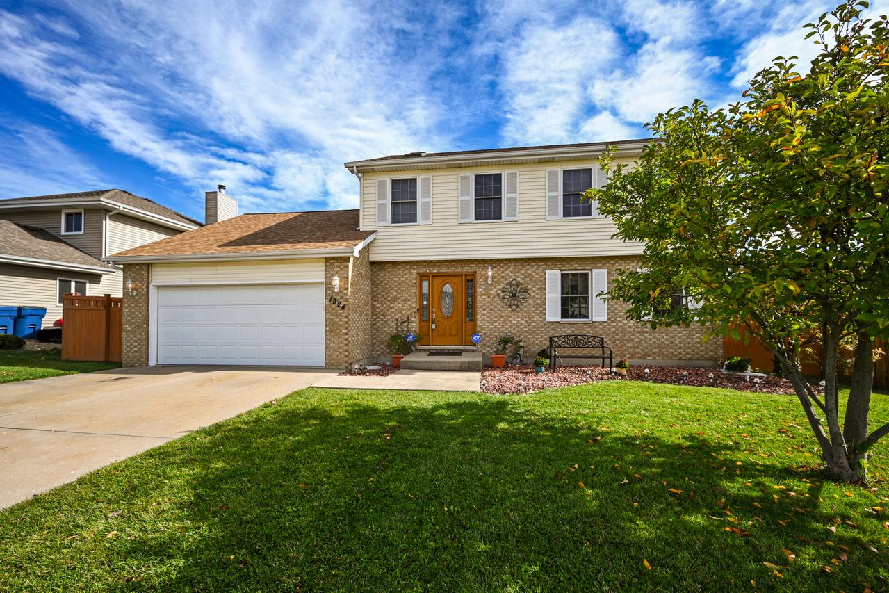 1924 Sybil Dr., Crest Hill, IL 60403