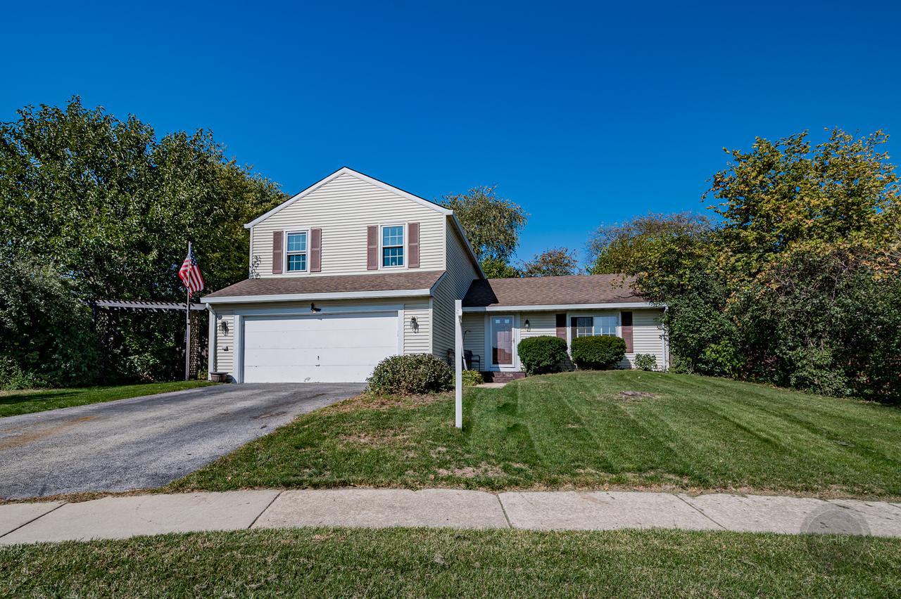 30W250 Huntington Dr., Warrenville, IL 60555