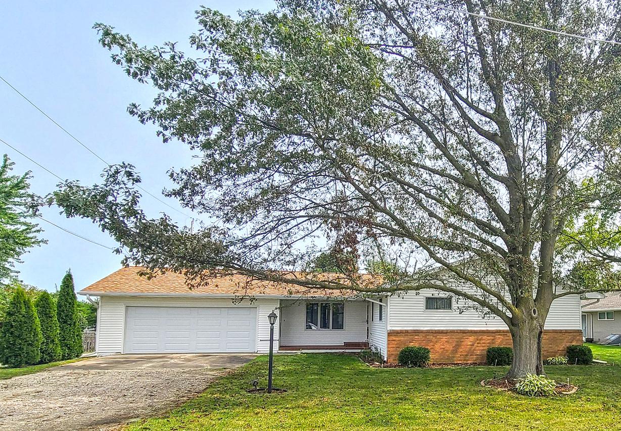 102 N Park St., Gifford, IL 61847