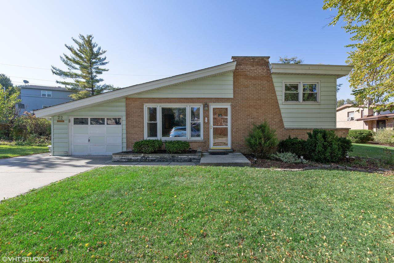 22 Norton Dr., Lemont, IL 60439