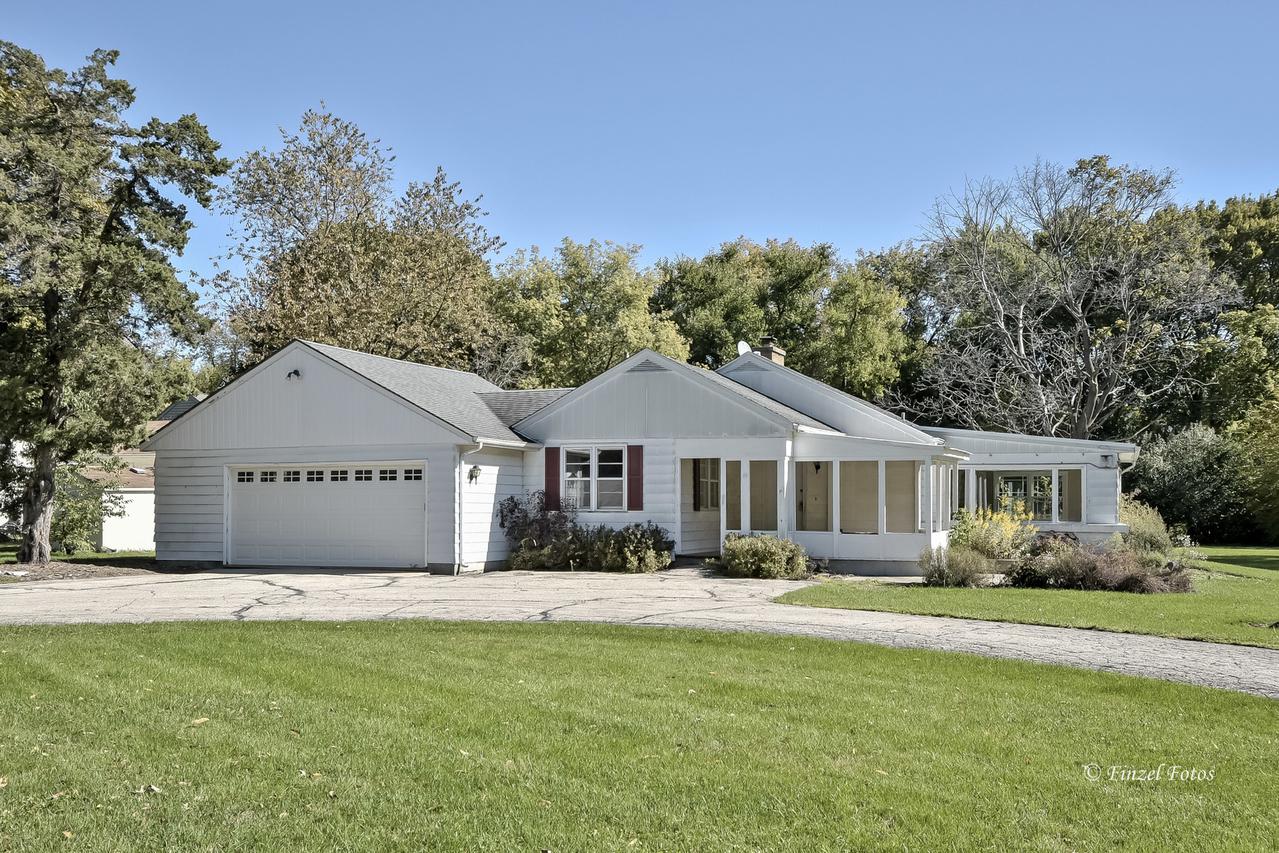 423 Sunset Dr., Lakewood, IL 60014