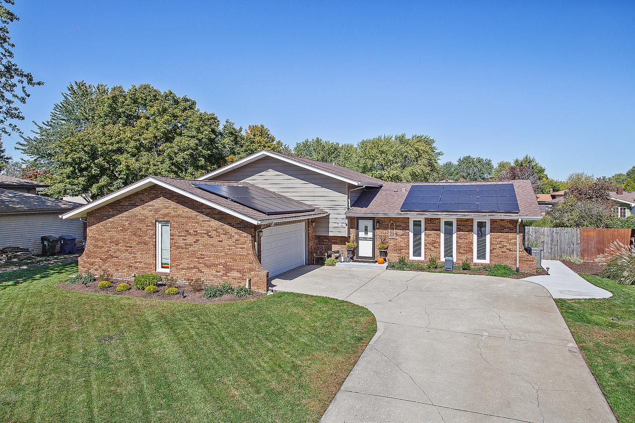 109 Waubansee Dr., Minooka, IL 60447