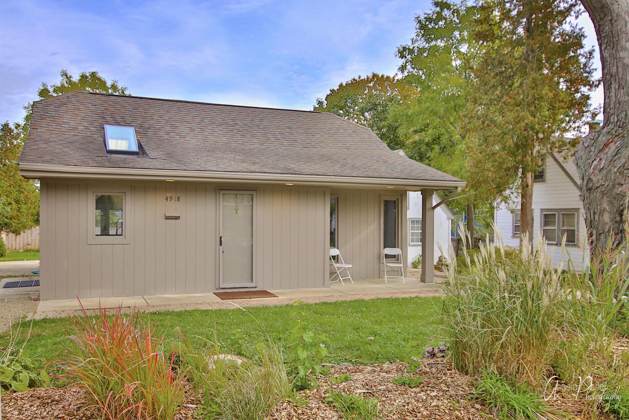 4918 Parkview Dr., Mccullom Lake, IL 60050