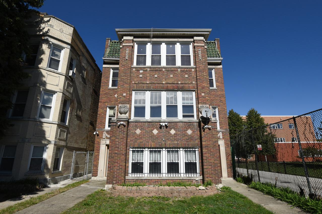 3722 W Eastwood Ave., Chicago, IL 60625