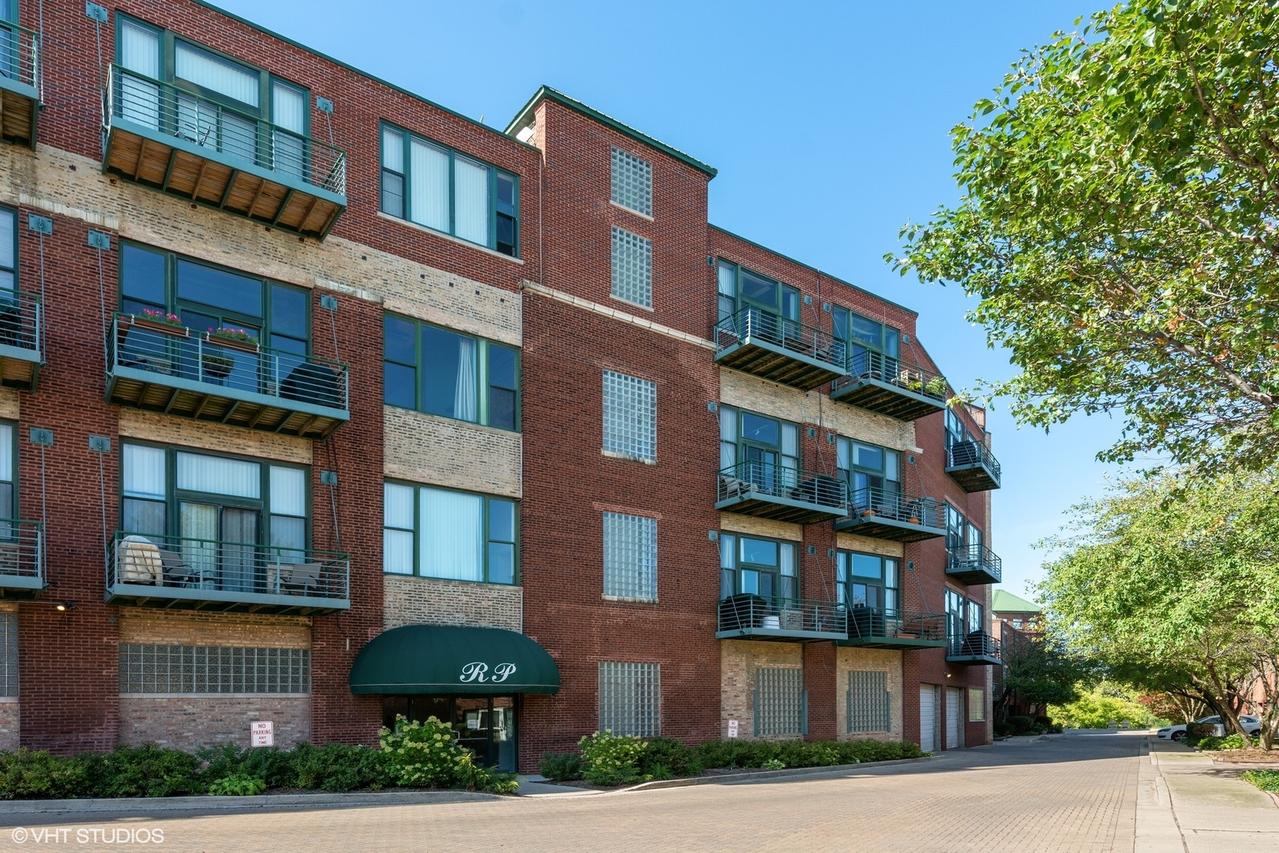 2222 W Diversey Pkwy. #201, Chicago, IL 60647