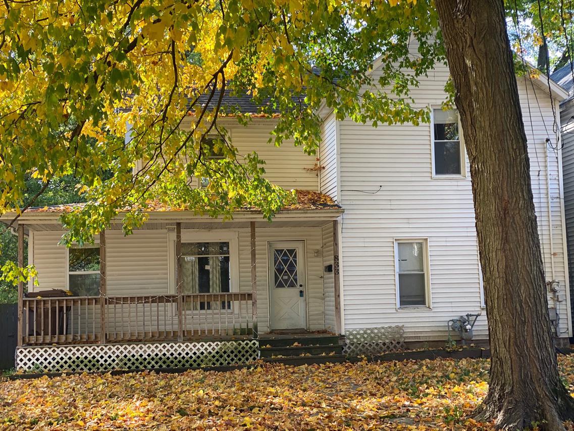 833 W Pleasant St., Freeport, IL 61032