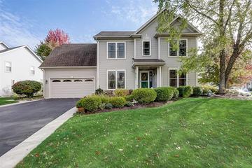 806 Meadow Ln., North Aurora, IL 60542