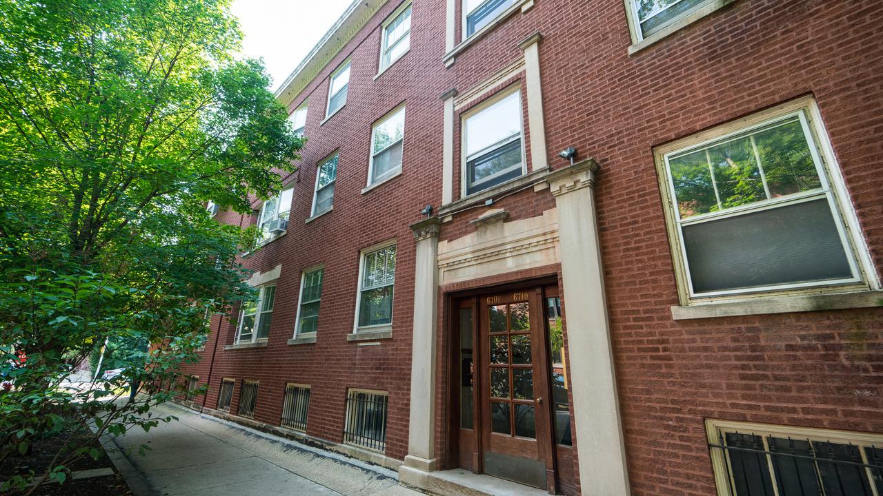 6708 N Lakewood Ave. #2C, Chicago, IL 60626