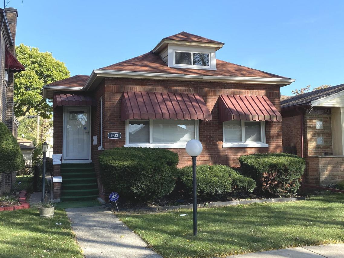 9313 S Eberhart Ave., Chicago, IL 60619