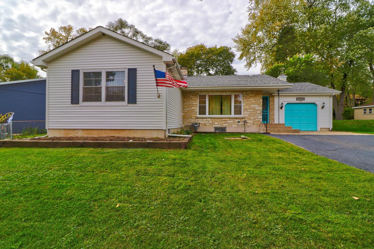 4209 N Dennis Blvd., Johnsburg, IL 60051