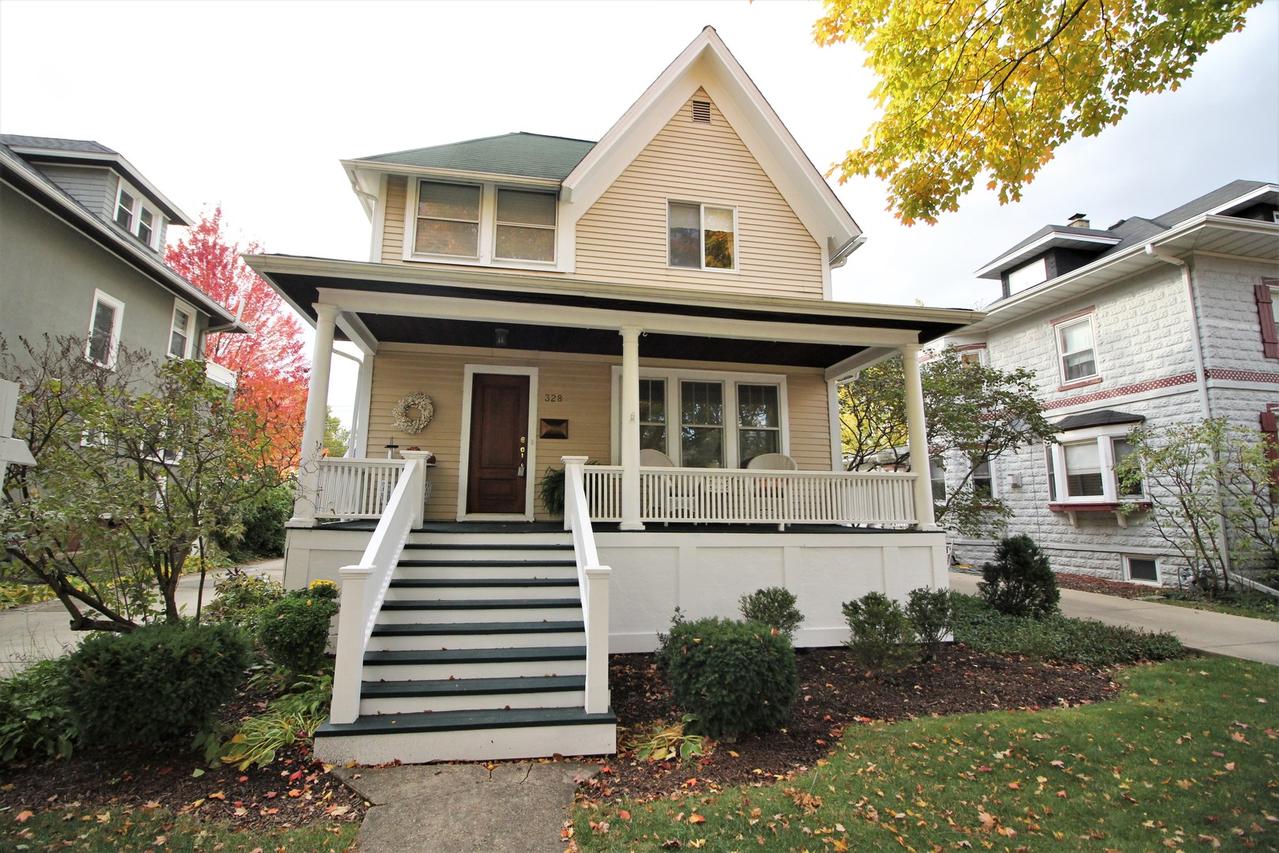 328 S Madison Ave., La Grange, IL 60525