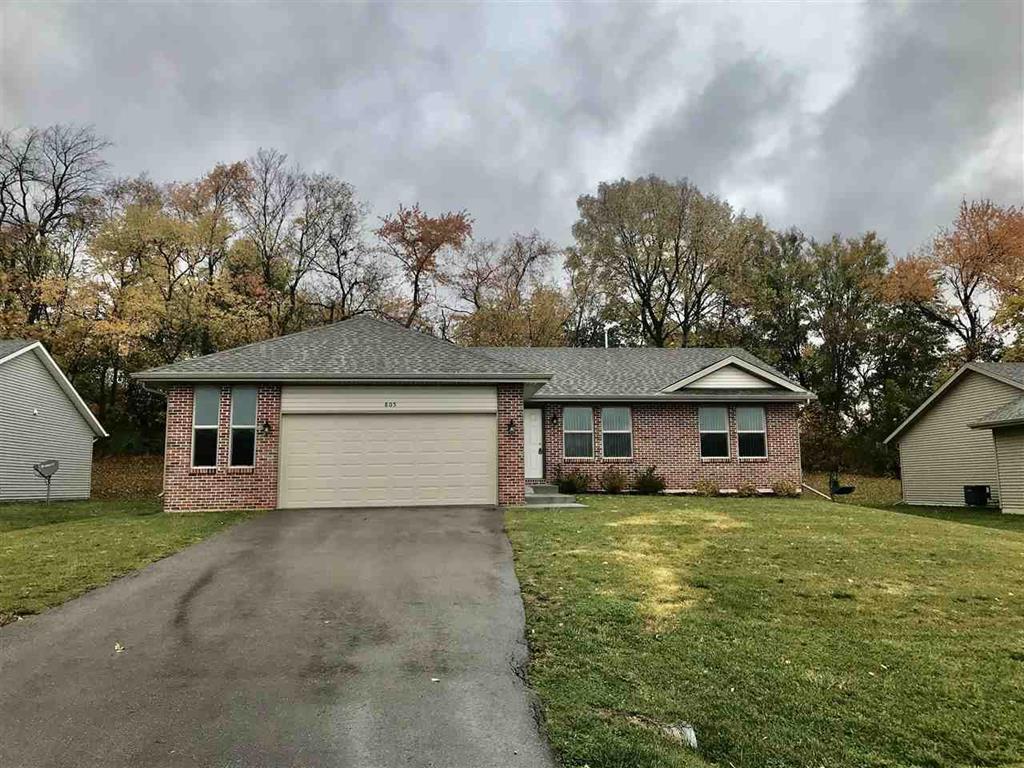 805 Acadia St., Roscoe, IL 61073