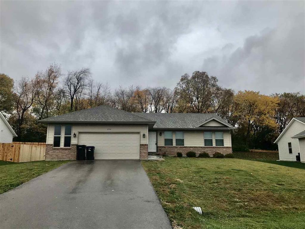 777 Acadia St., Roscoe, IL 61073