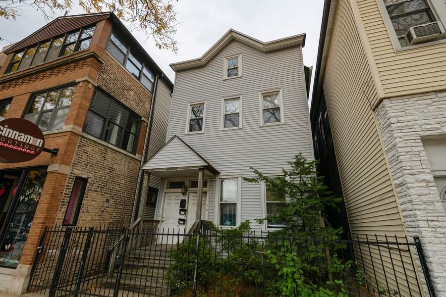 2102 W Roscoe St., Chicago, IL 60618