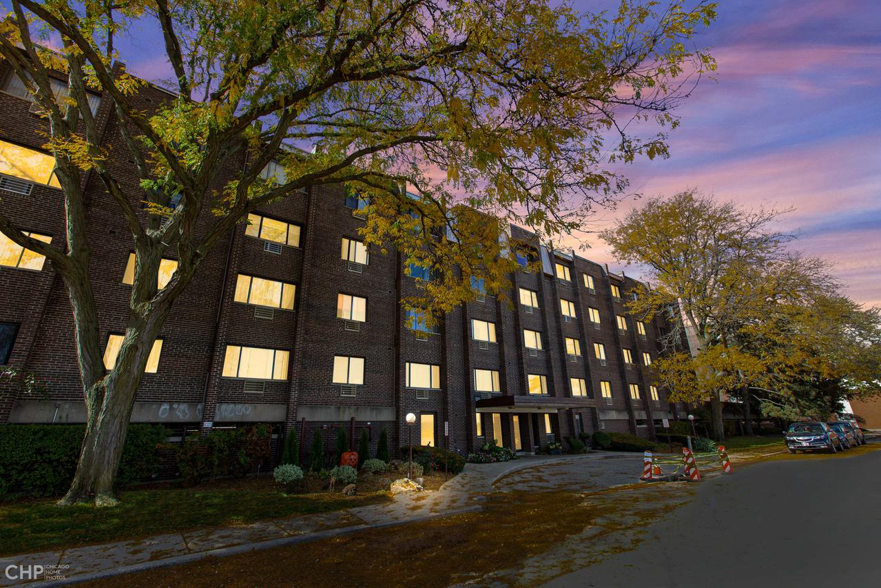 4624 N Commons Dr. #106E, Chicago, IL 60656