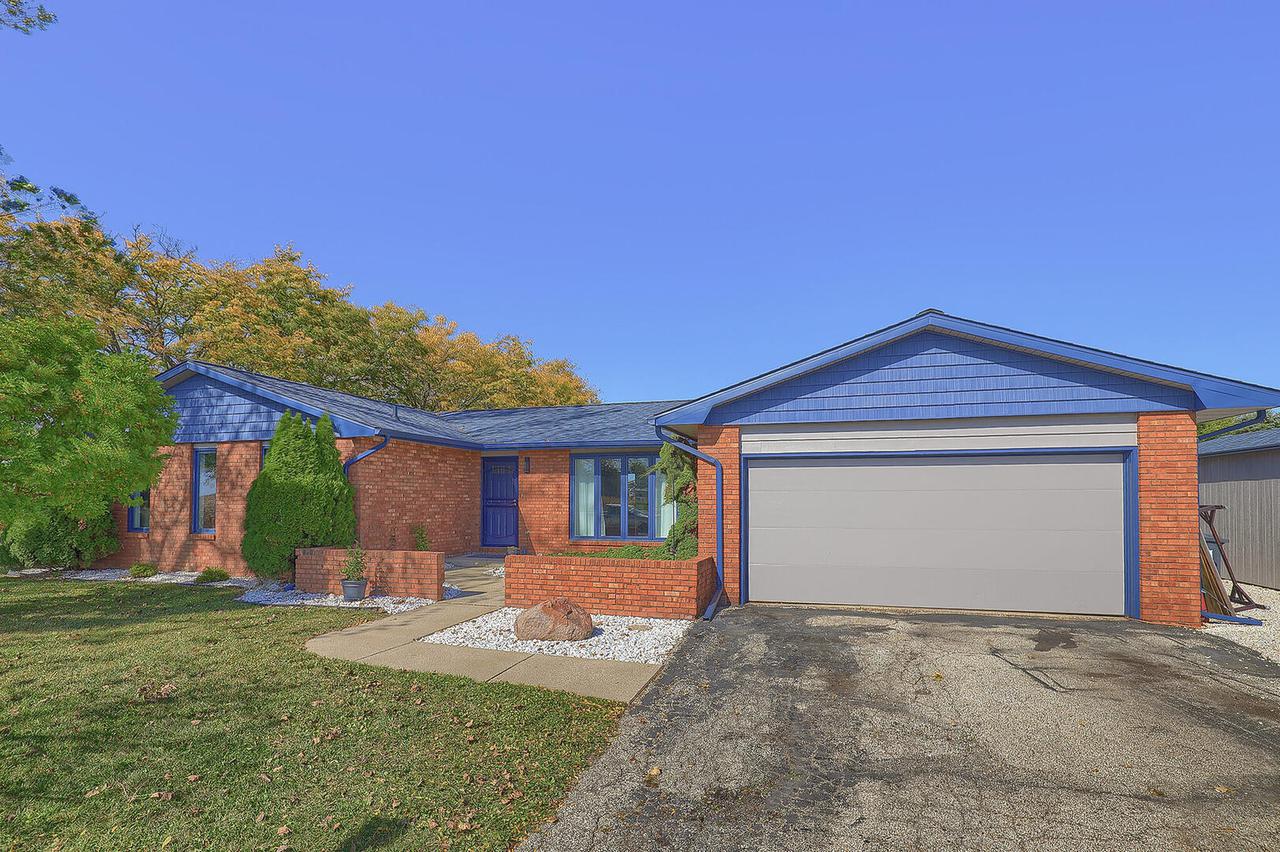 1 Lakeside Dr., Mansfield, IL 61854