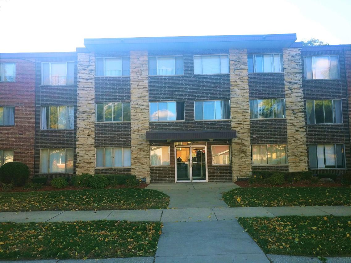 10210 Washington Ave. #108, Oak Lawn, IL 60453