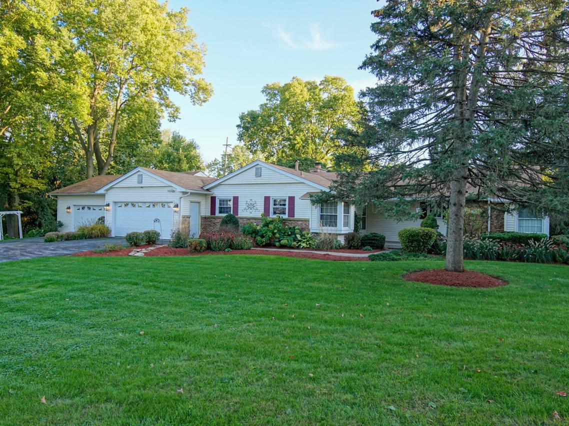 302 Mooseheart Rd., North Aurora, IL 60542