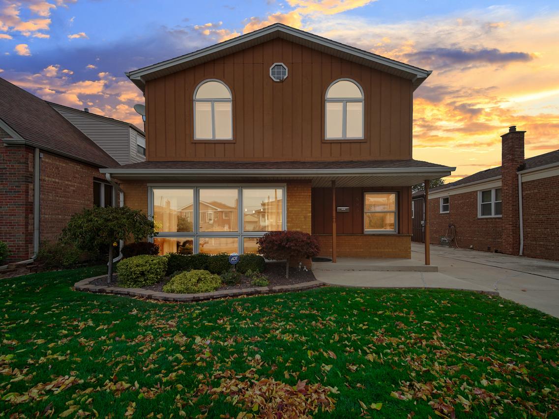 5851 S Nordica Ave., Chicago, IL 60638