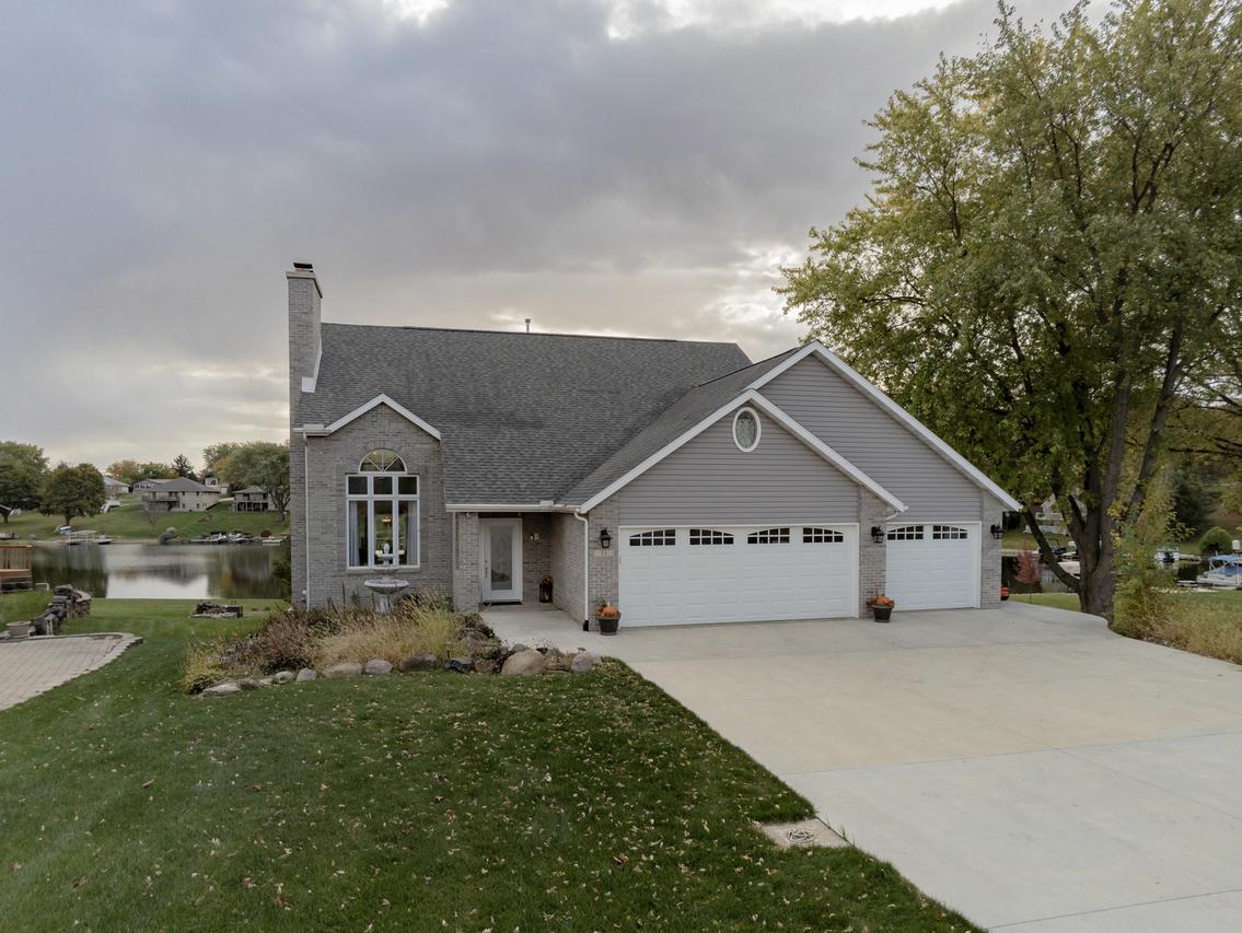 51 Delburne Dr., Lake Summerset, IL 61019