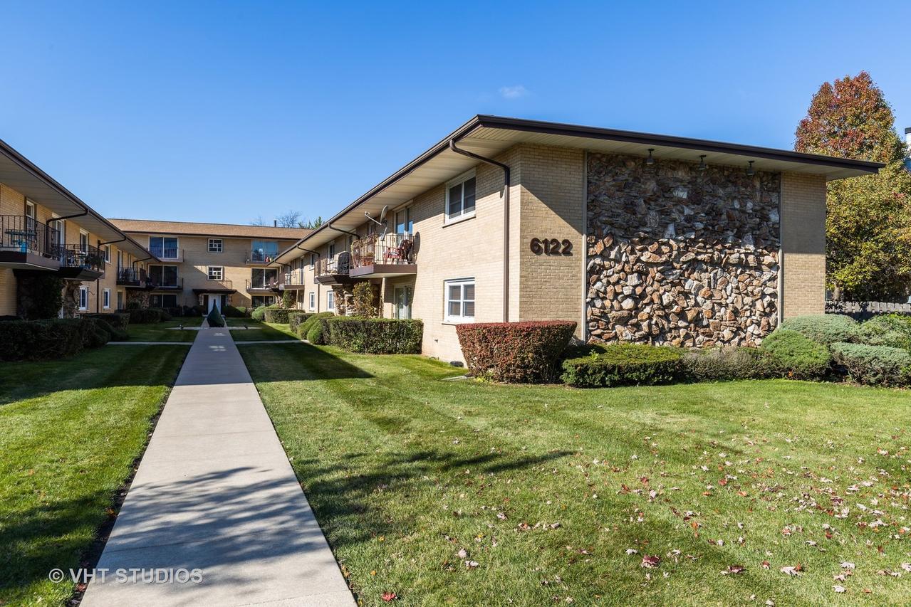 6122 S Kensington Ave. #209, Countryside, IL 60525