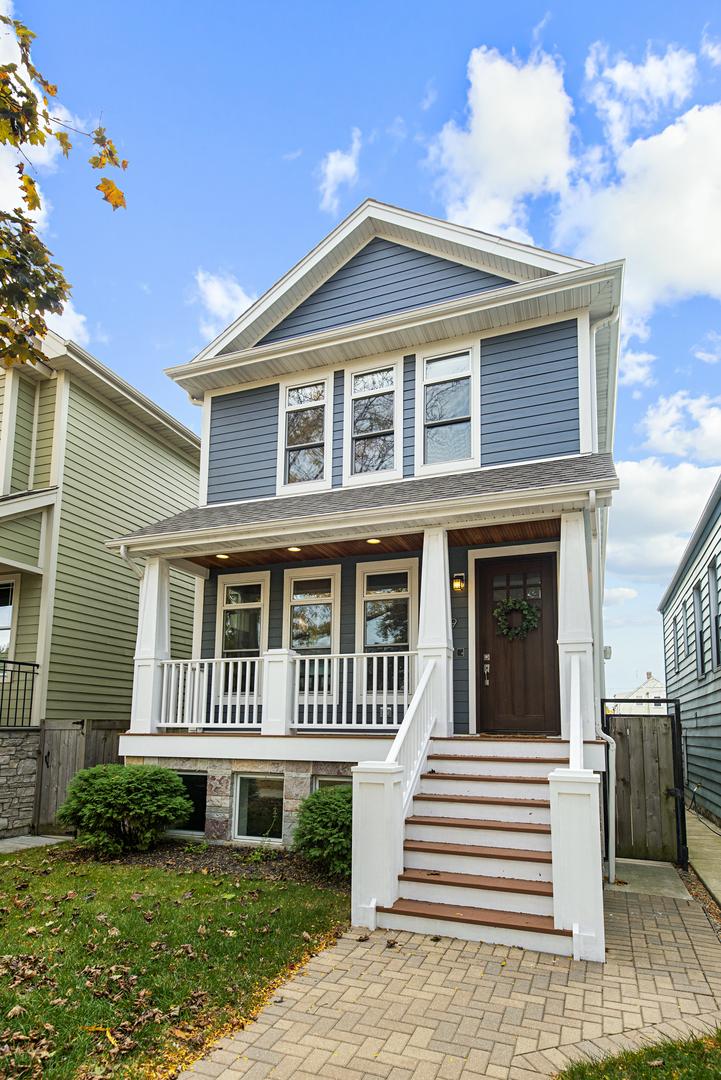 2229 W Farragut Ave., Chicago, IL 60625