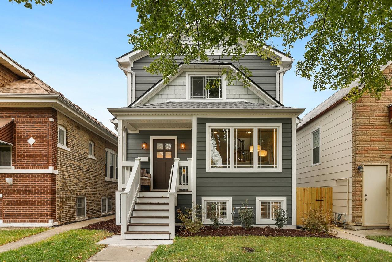 1537 Elmwood Ave., Berwyn, IL 60402