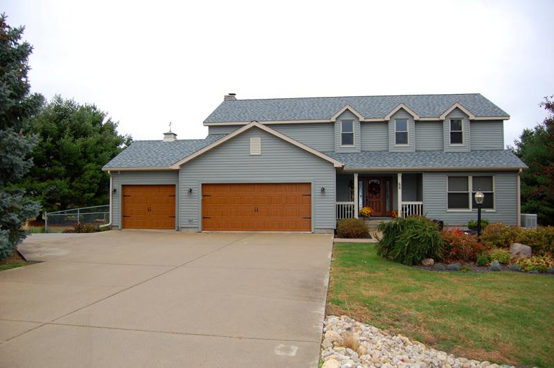 66 Prairie Dr., Sterling, IL 61081