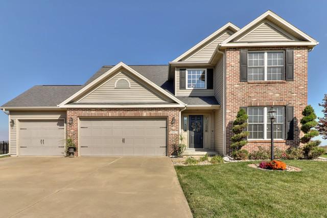 1002 Reagan Dr., St. Joseph, IL 61873