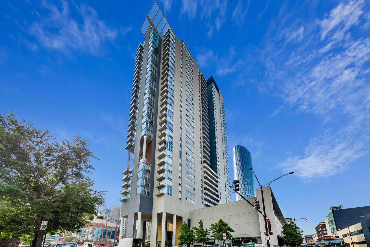737 W Washington Blvd. #2803, Chicago, IL 60661