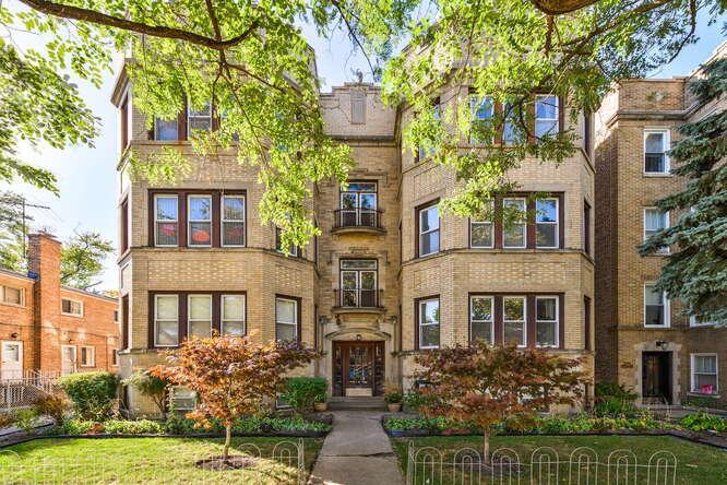 7408 N Claremont Ave. #2N, Chicago, IL 60645