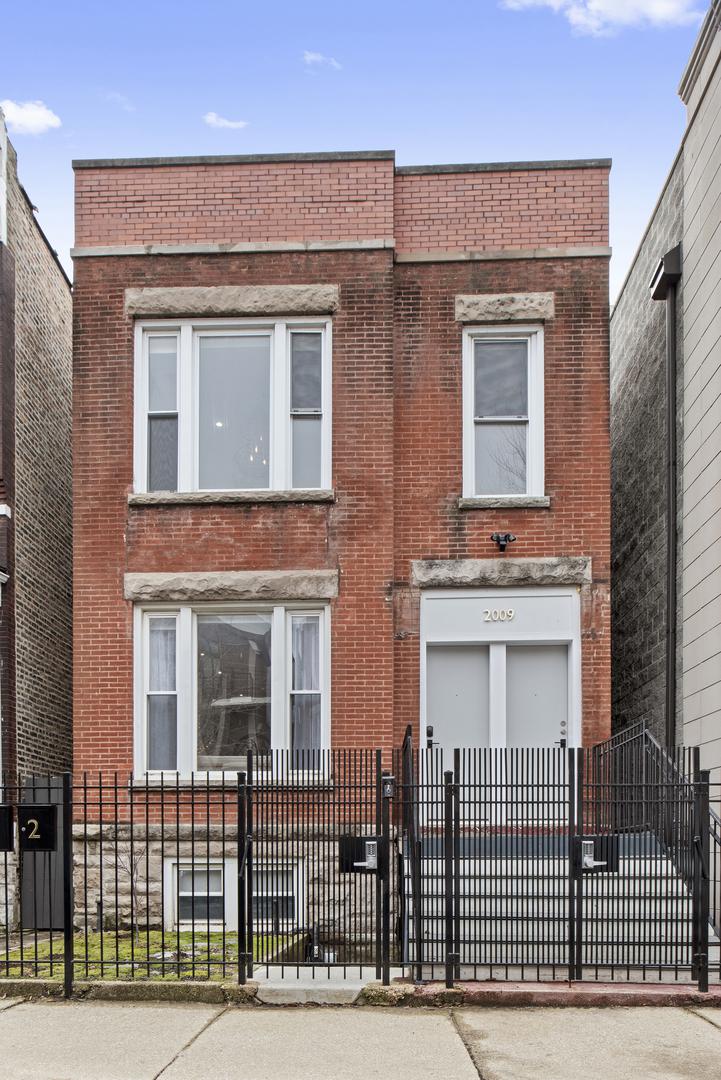 2009 W Race Ave., Chicago, IL 60612