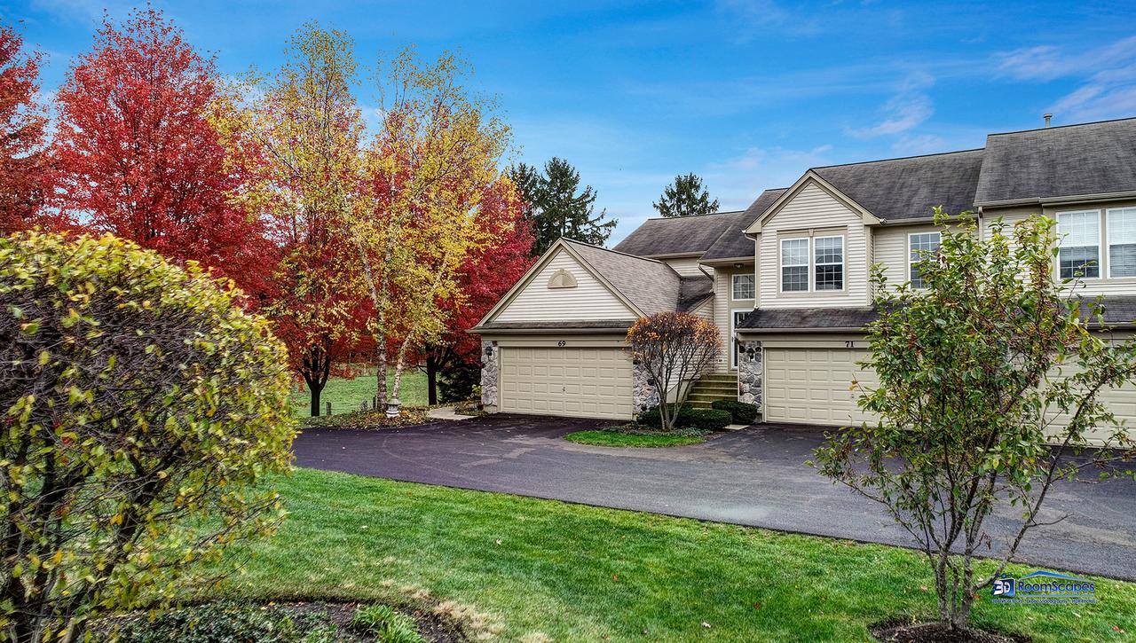 69 W Chatham Ln., Round Lake, IL 60073