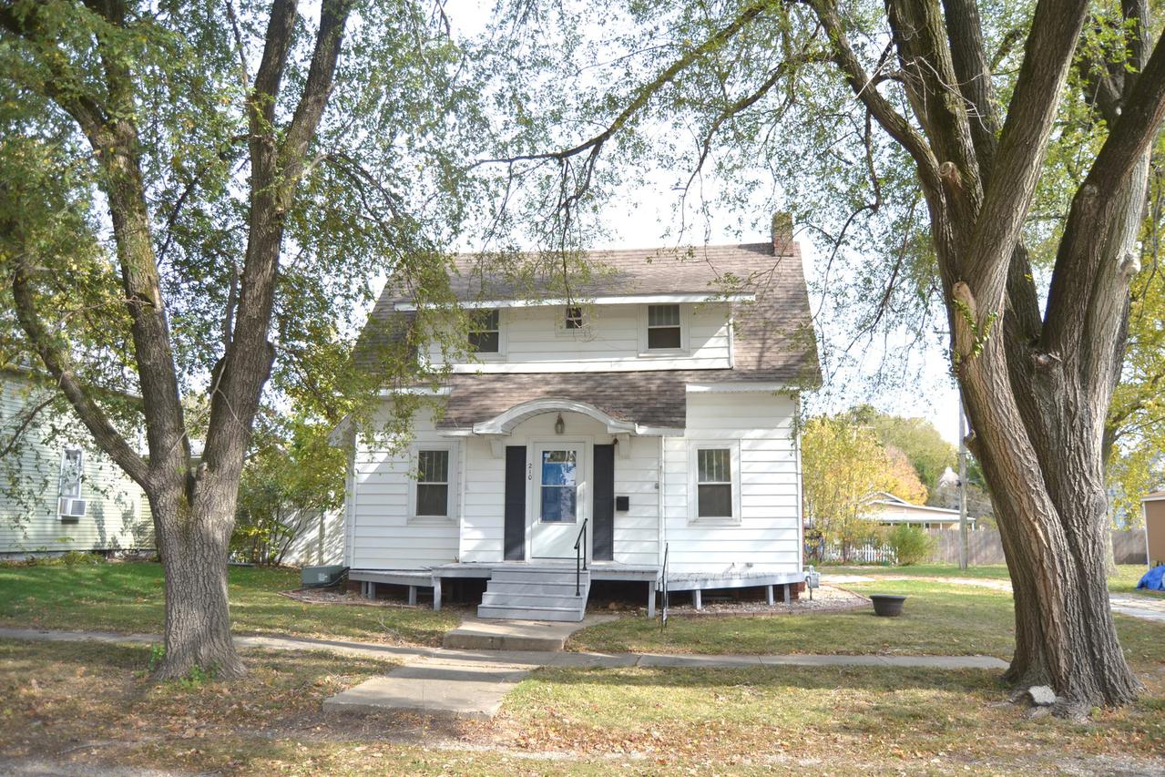 210 N Mulberry St., Clinton, IL 61727