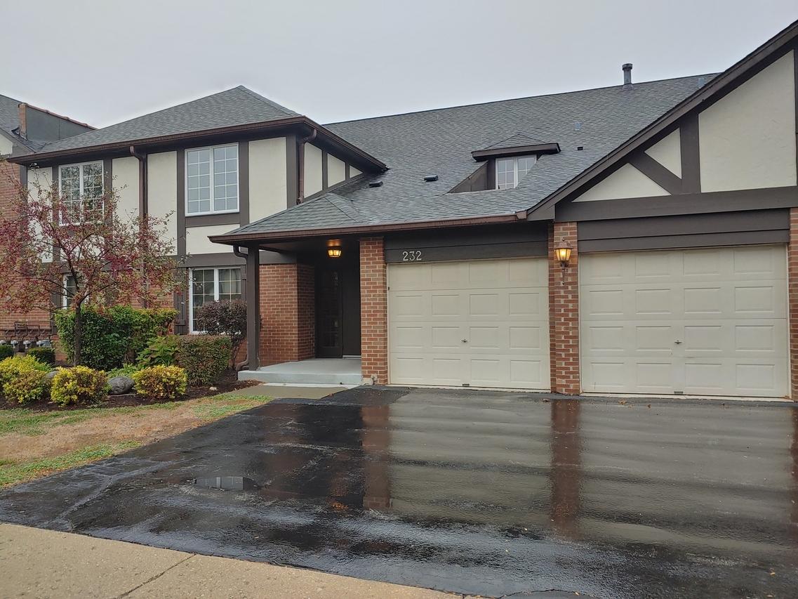 232 Stanhope Dr. #C, Willowbrook, IL 60527