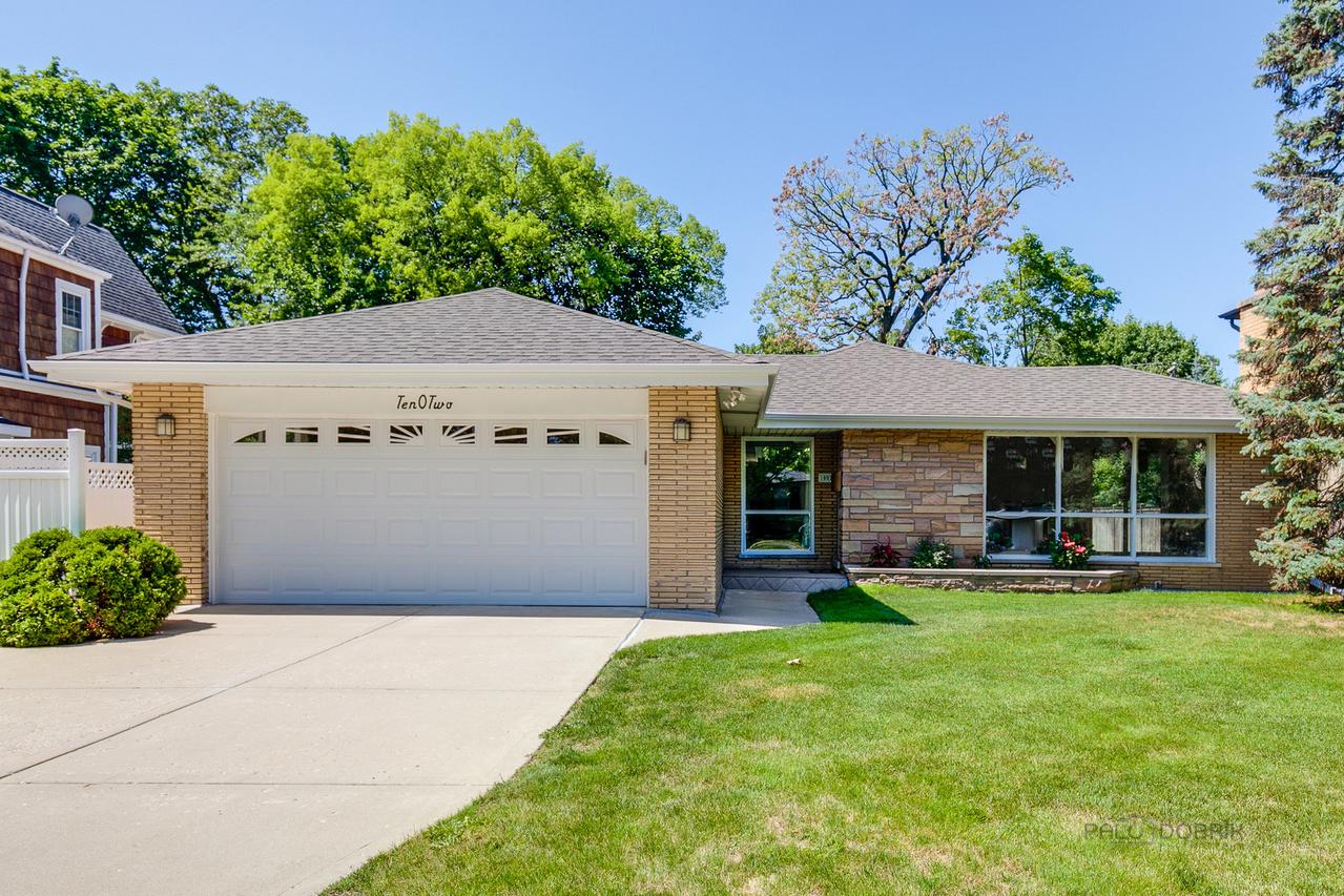 1002 Warrington Rd., Deerfield, IL 60015