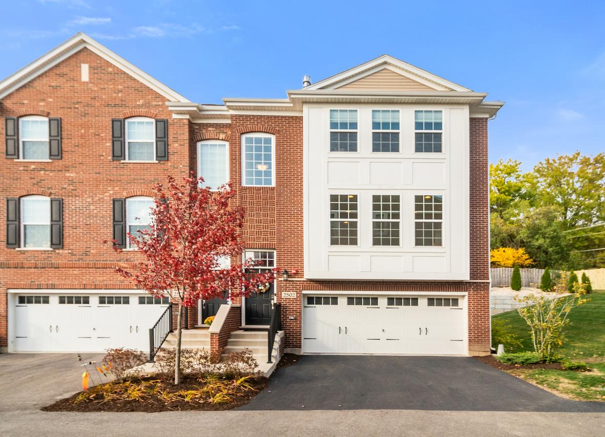 2502 Huntleigh Ln., Woodridge, IL 60517