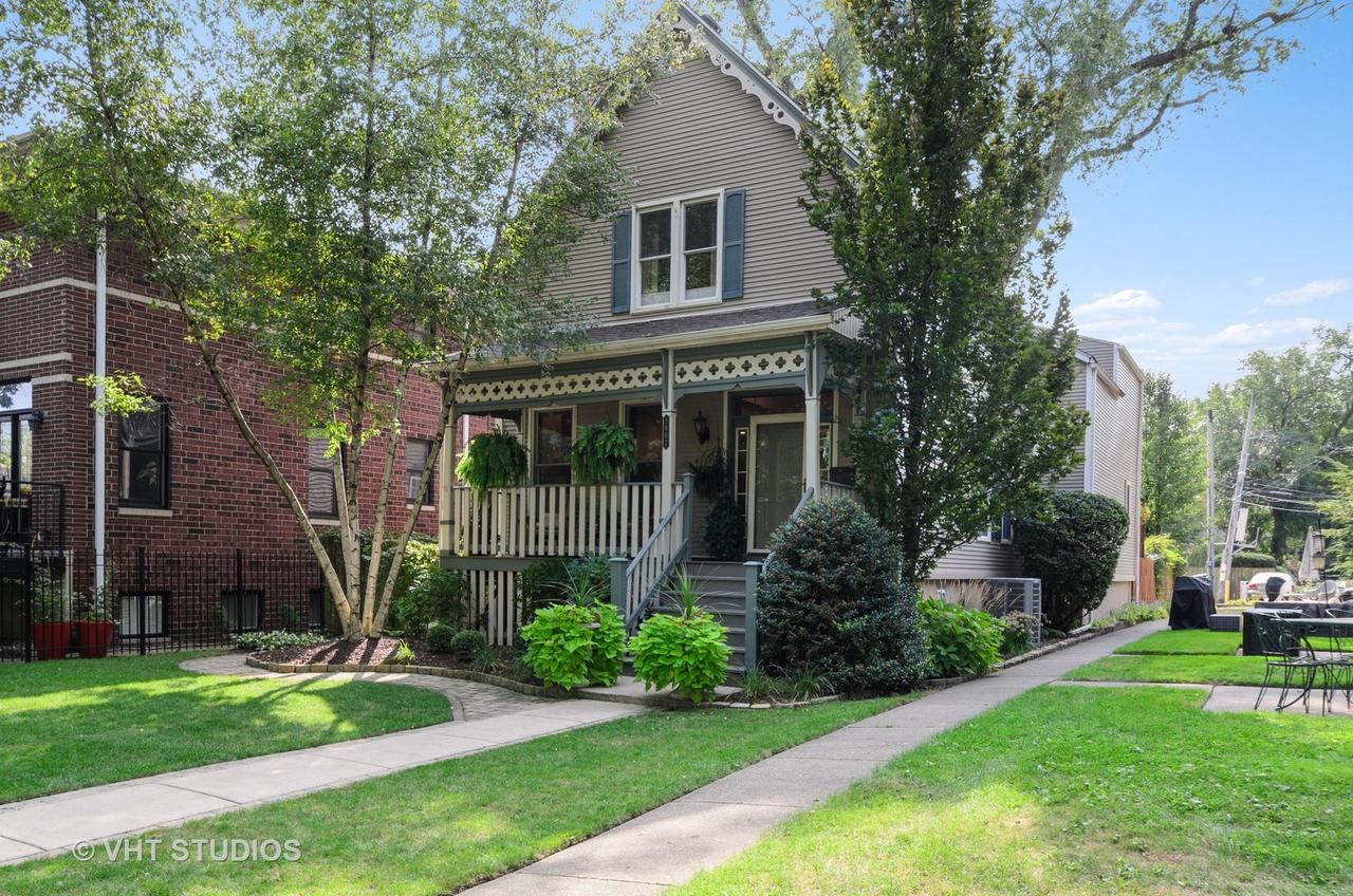 1807 W Lunt Ave., Chicago, IL 60626