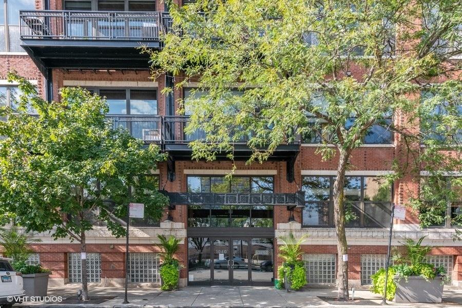 1040 W Adams St. #218, Chicago, IL 60607