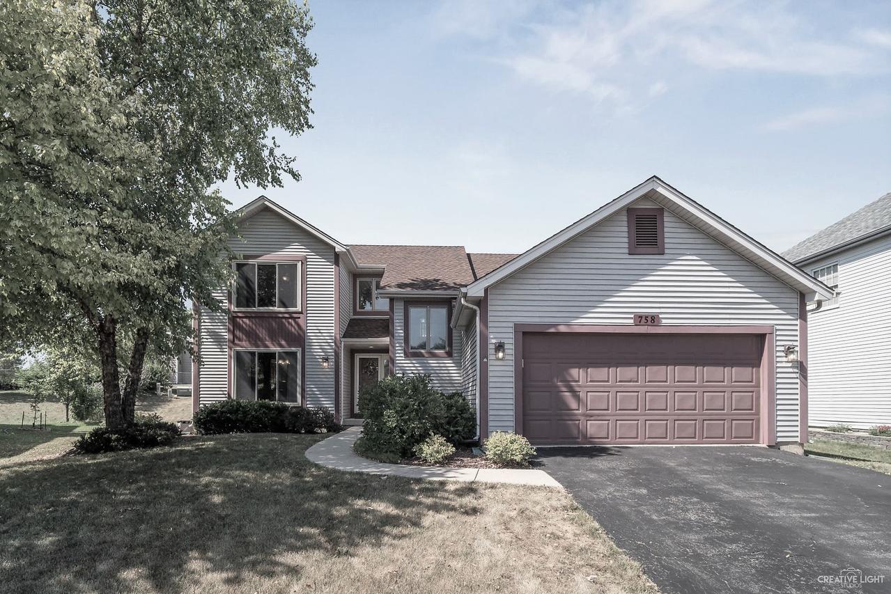 758 Hoover Dr., Carol Stream, IL 60188