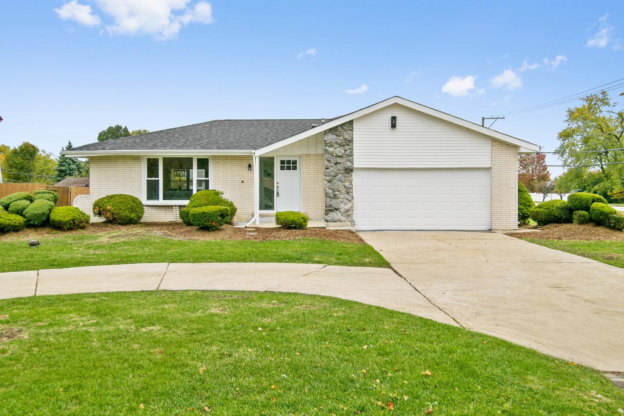 15059 Meadow Ln., Orland Park, IL 60462