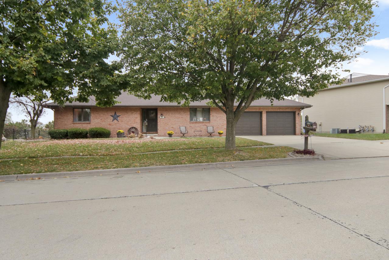 1005 Laesch Ave., Bloomington, IL 61704