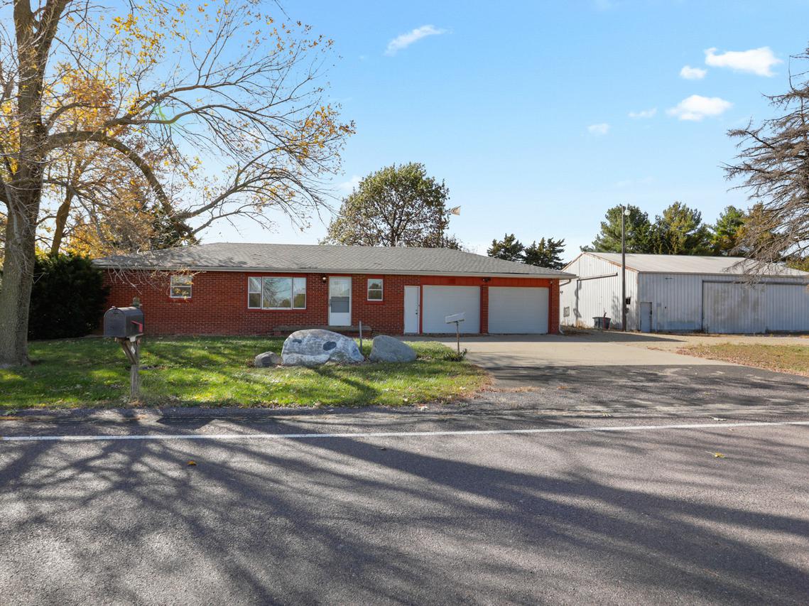 7931 Friends Creek Rd., Dewitt, IL 61735