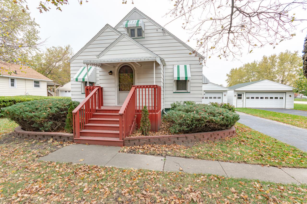 25 E North Ave., Cortland, IL 60112