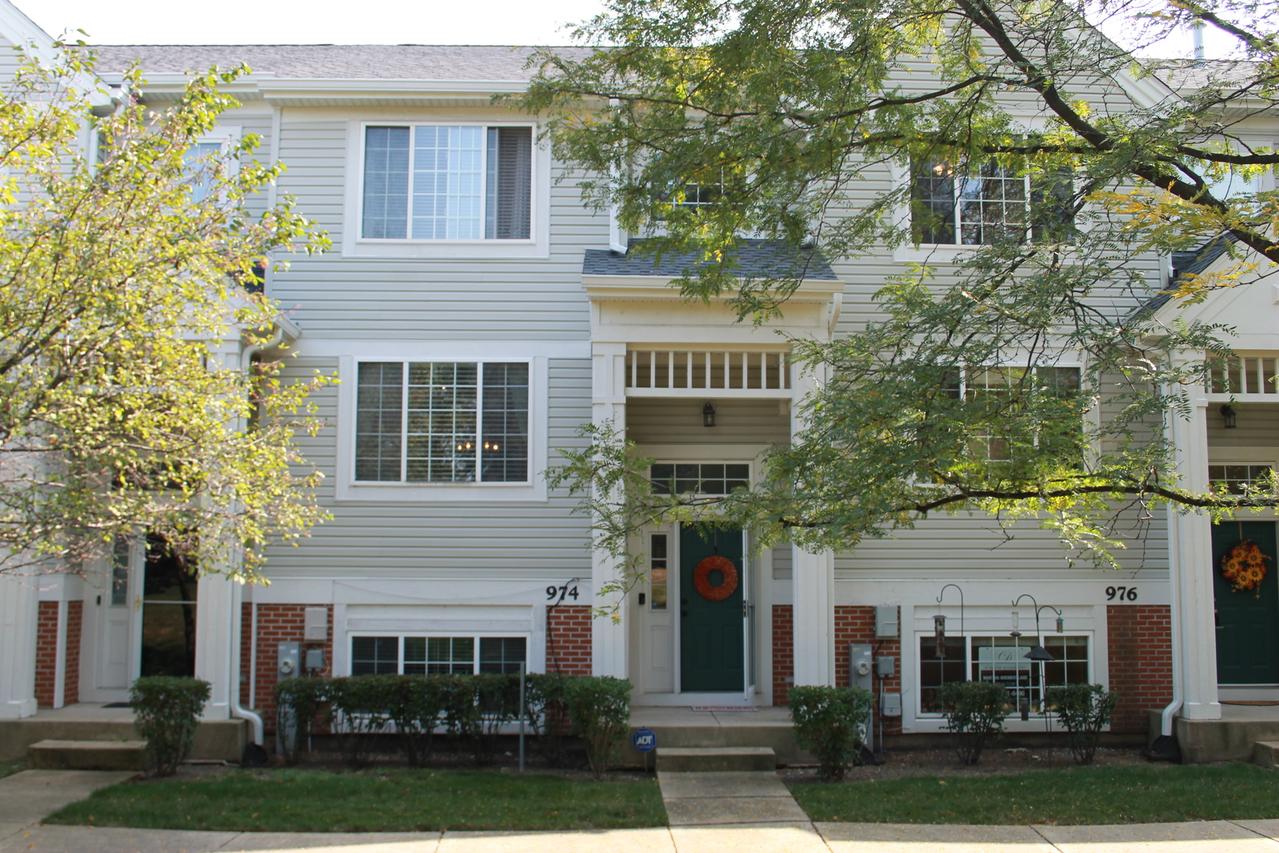 974 Mayfair Ct., Elk Grove Village, IL 60007