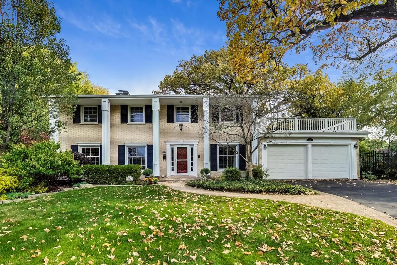 182 Blueberry Rd., Libertyville, IL 60048