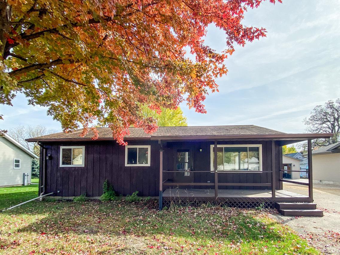 319 W Pieronnet St., Amboy, IL 61310