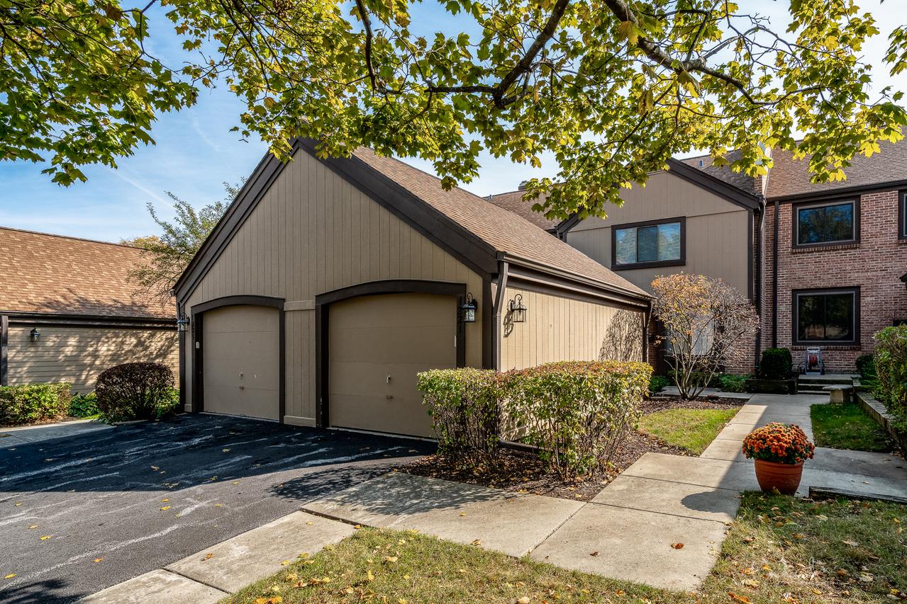 1221 Franklin Ln., Buffalo Grove, IL 60089