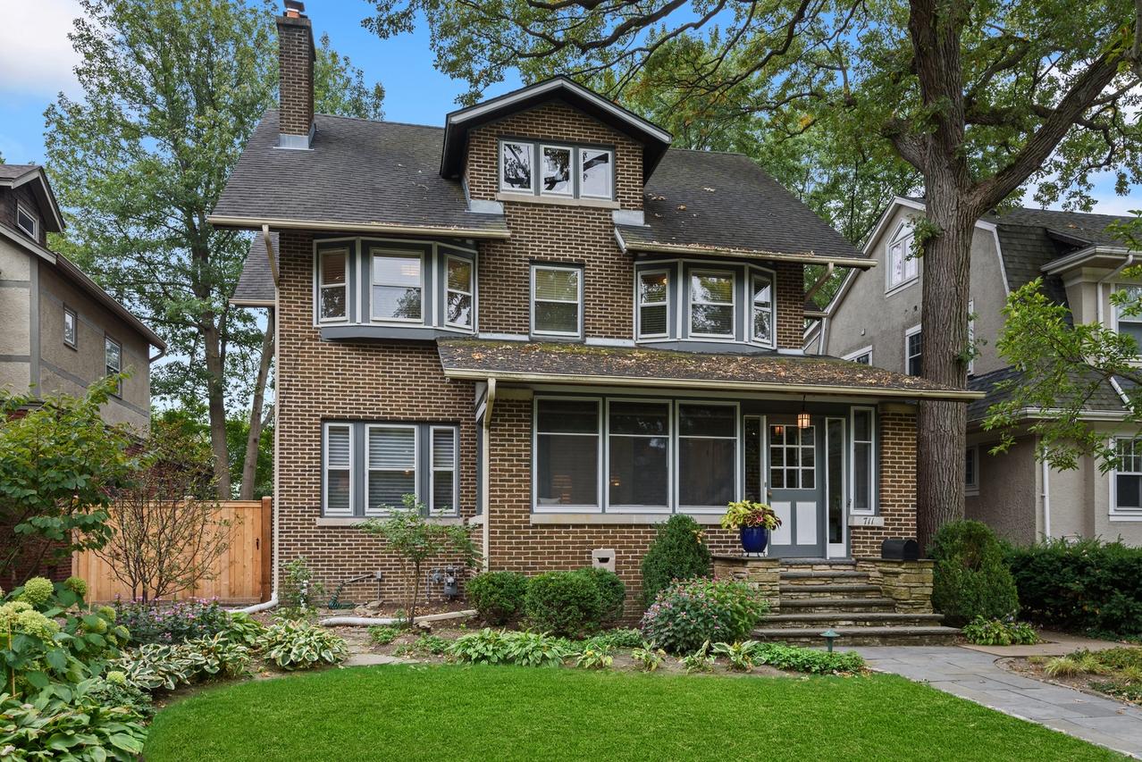 711 Laurel Ave., Wilmette, IL 60091