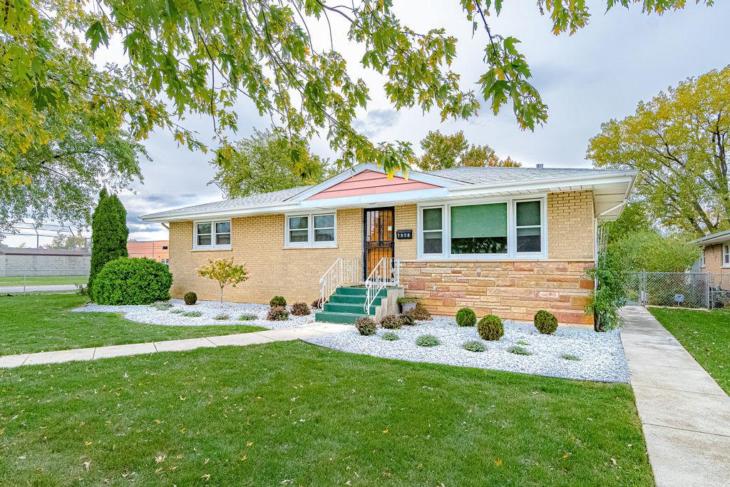 7950 Mansfield Ave., Burbank, IL 60459